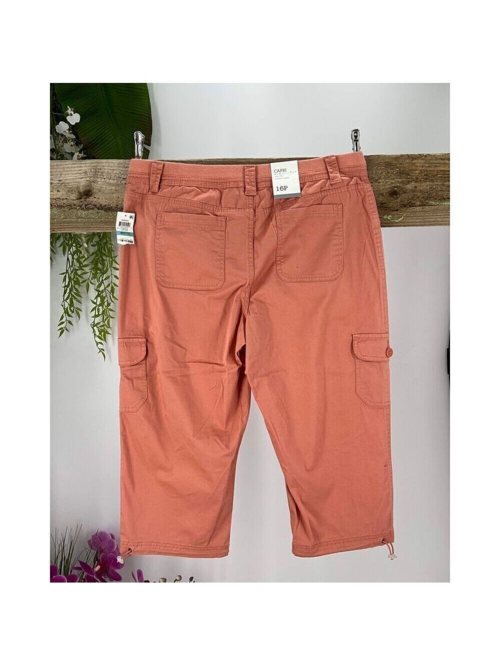 Coral Capri 16P NWT Style & Co Clam Digger Crop